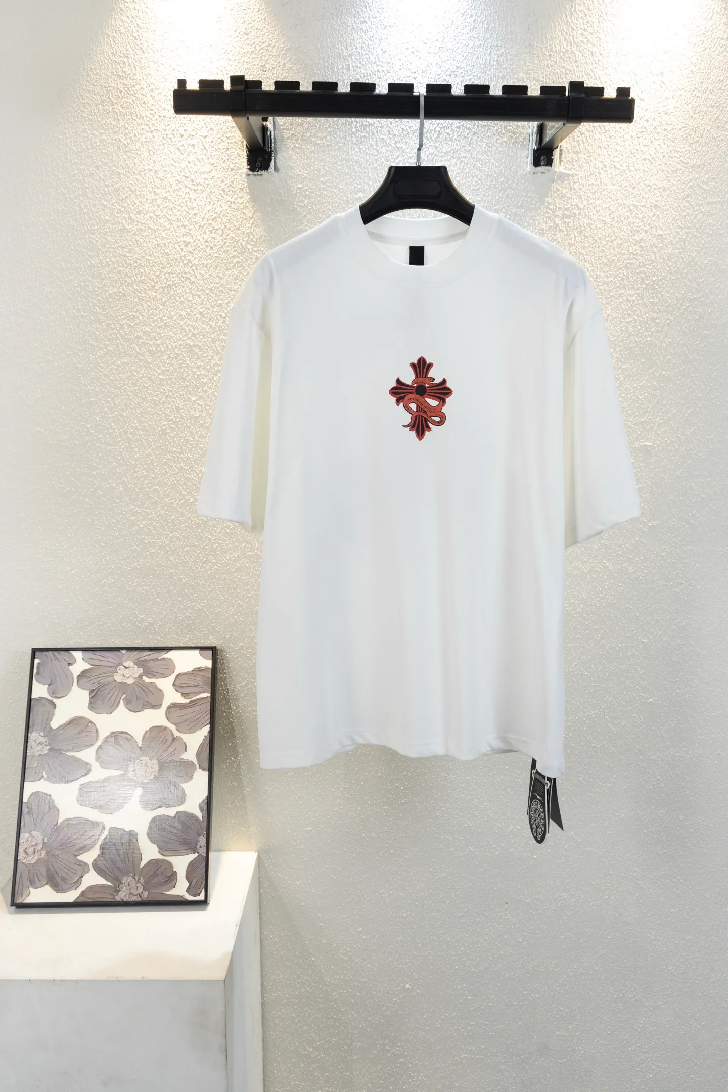 🅿️190 style number k736 Chrome hearte/Chrome heart ch 25ss Miami limited edition Sanskrit Year of the Dragon limited printed T-shirt short sleeves. A must-have item for daily commuting for men and women in light luxury. The correct version is welcome to compare. Detailed features: ·280 grams of 100% pure cotton double yarn jersey fabric. ·Custom dyed in the same cylinder, special thickened 32 pieces of double-strand 1x1 thread. ·Double-needle cross-stitch technology. ·Original main mark washed hangtag. COLOUR: black white SIZE: xs s m L